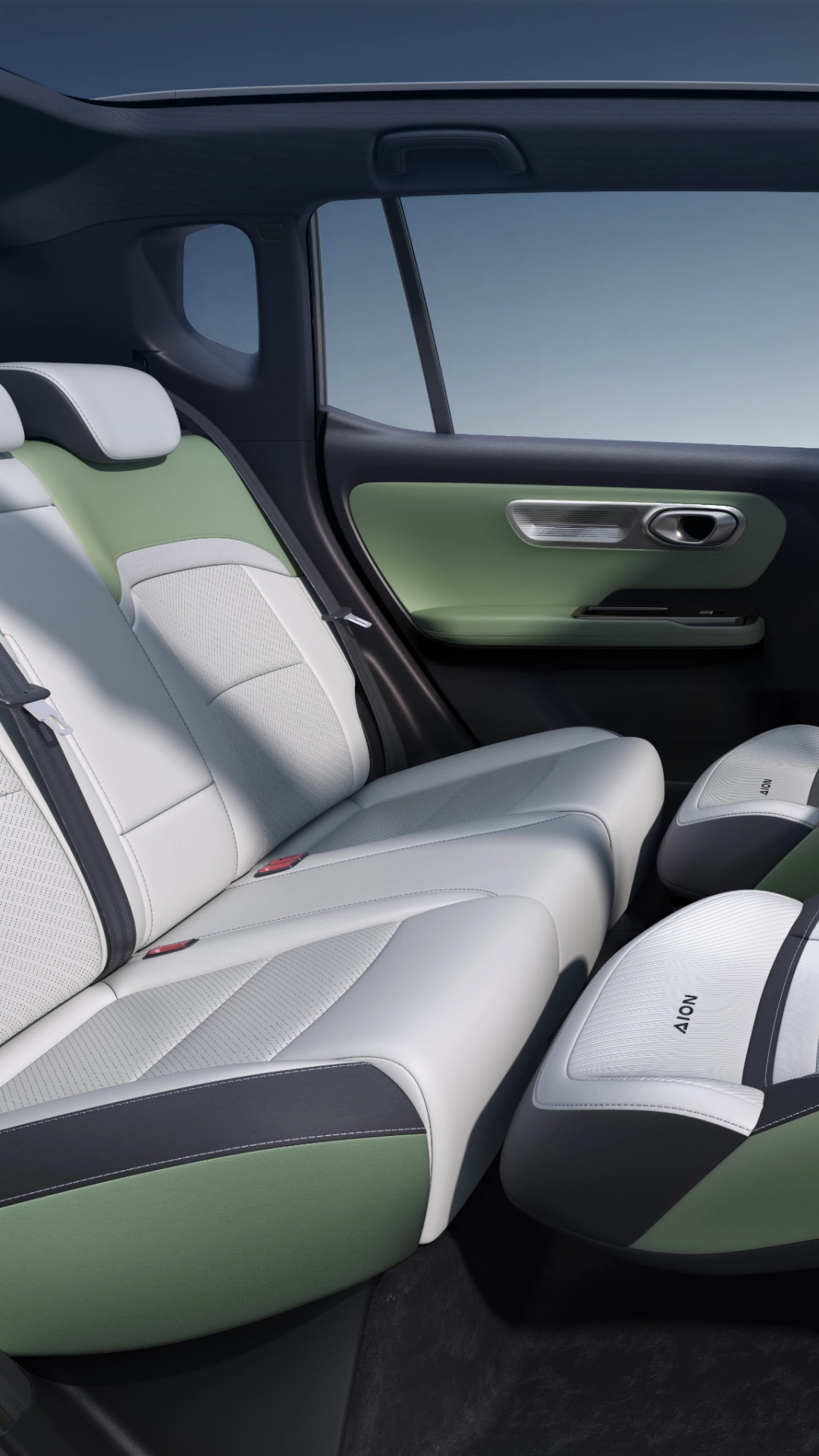 aion y interior car